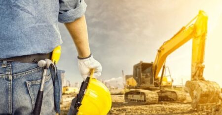 “Construa com Inteligência: Por que a Locação de Equipamentos é a Escolha Estratégica”